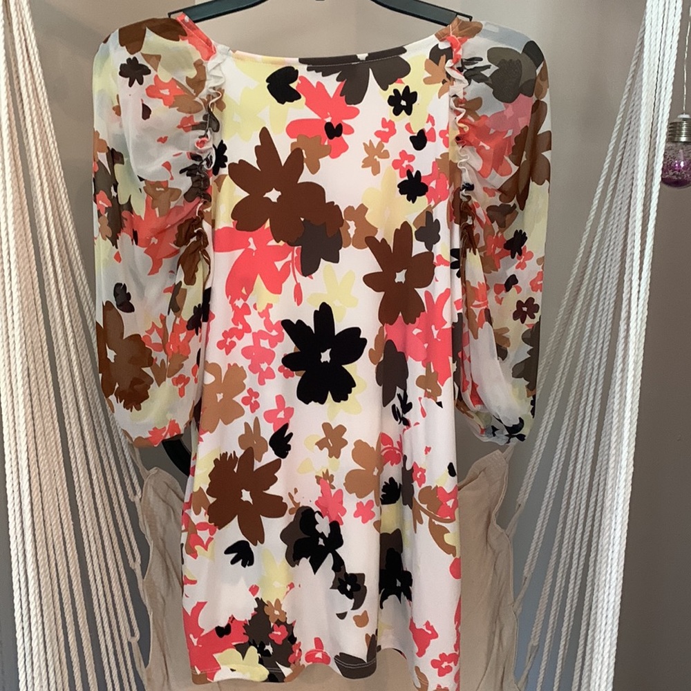 2/$15 Calvin Klein- Floral print Women’s Blouse Size Medium - Picture 3 of 6